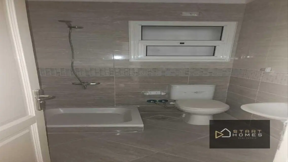 Luxury Apartment in Tower B10