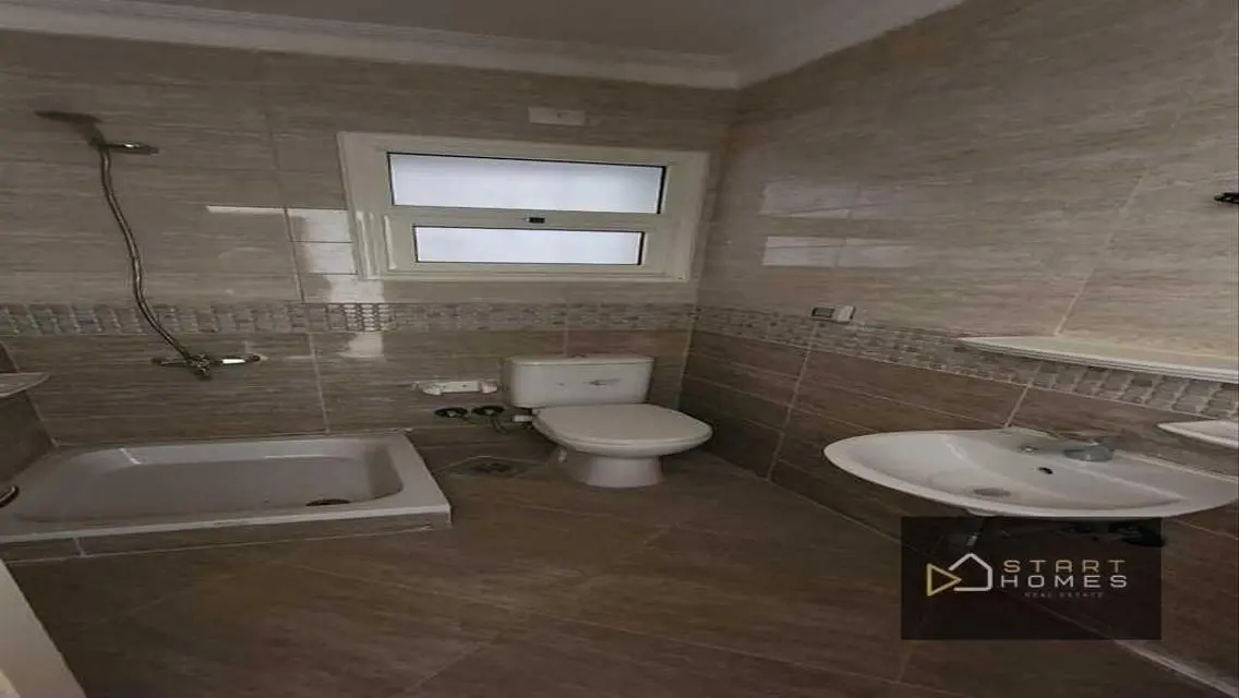 Luxury Apartment in Tower B10