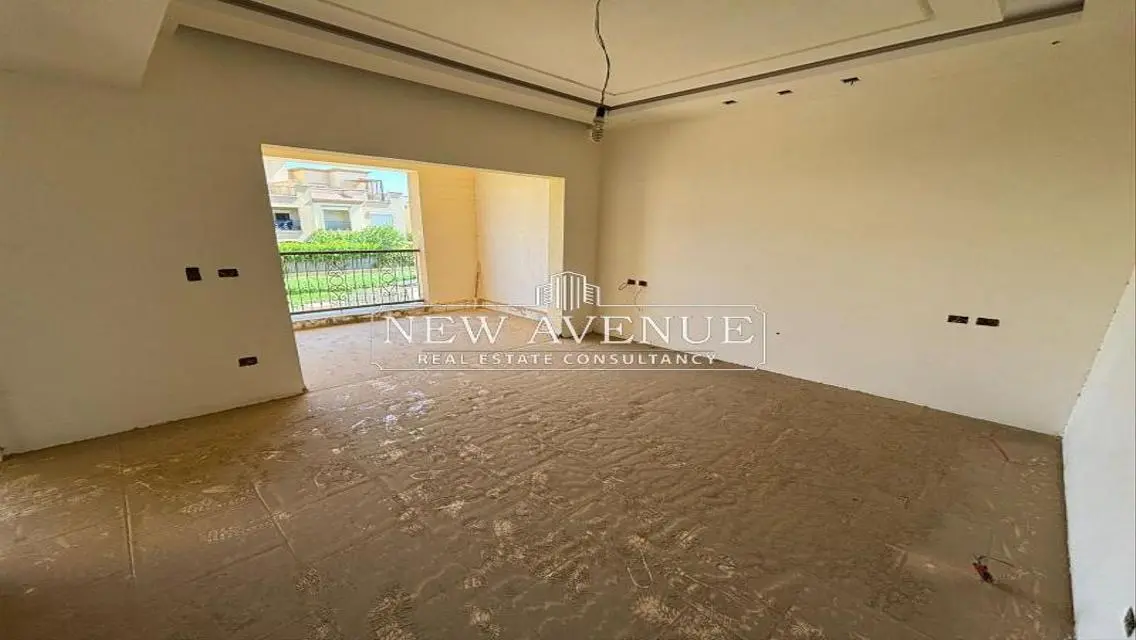 Luxurious Apartment with Spacious Views