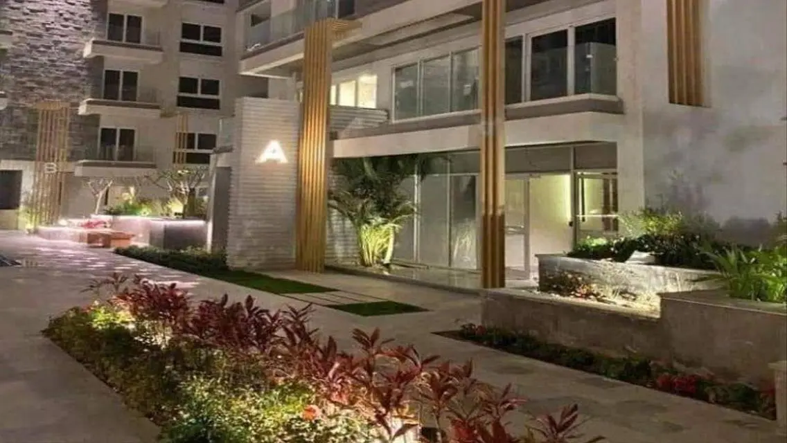 شقة فاخرة مع جميع الخدمات في قلب القاهرة
