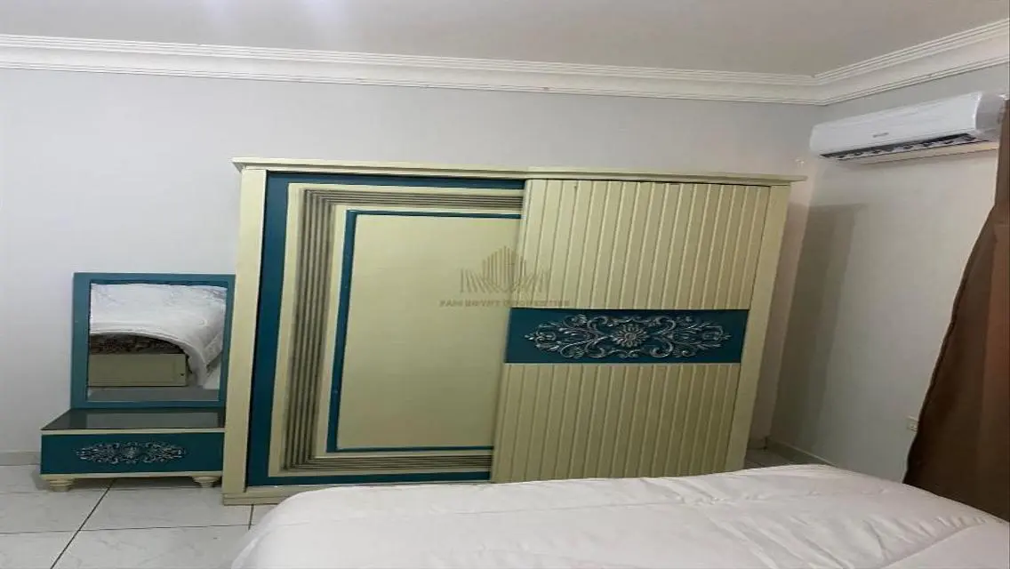 5 Room Apartment for Sale