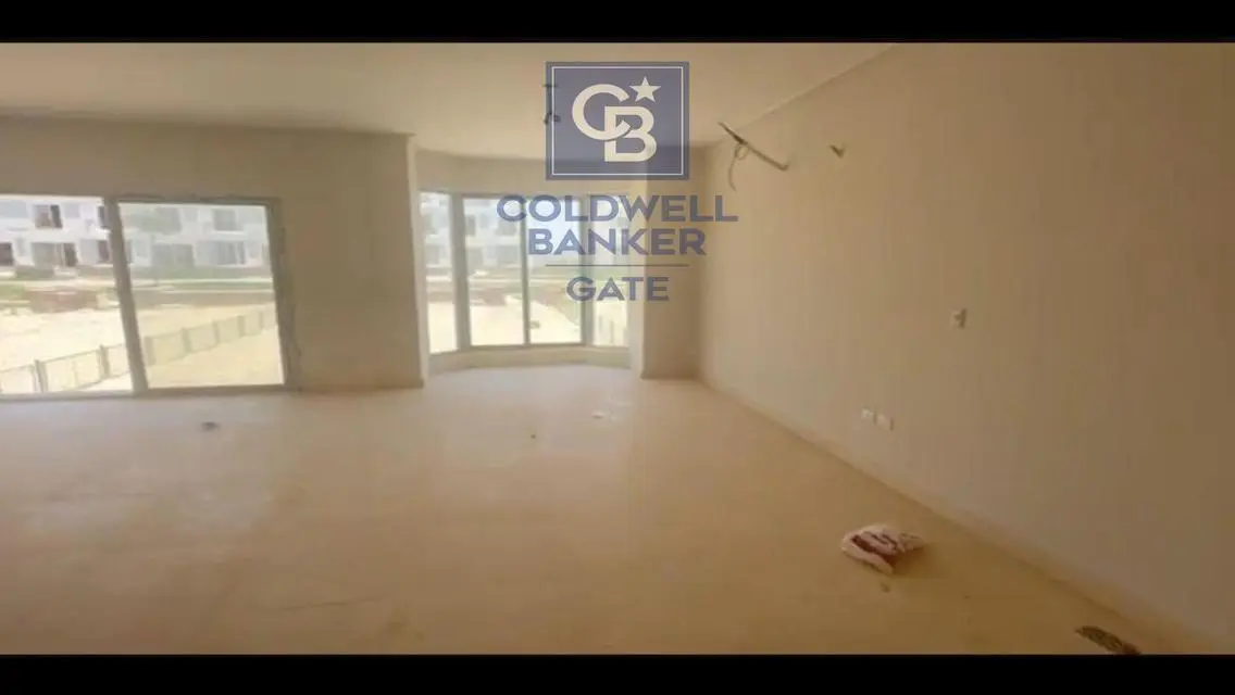 Luxury Villa for Sale with Private Garden in Prime Location