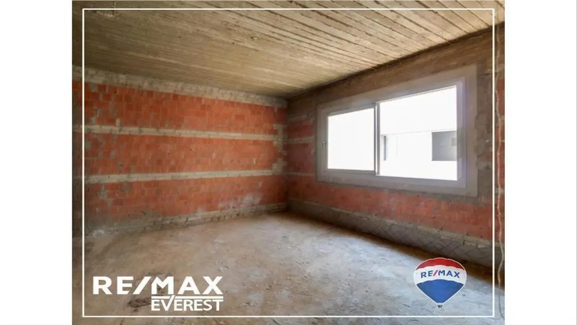 Luxury Home for Sale with Premium Amenities