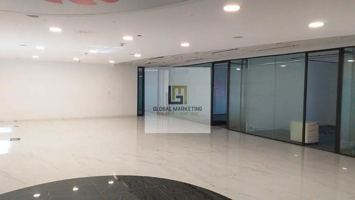 Spacious 200 sqm Apartment for Rent