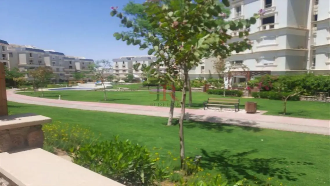 Luxury Apartment of 278 sqm with Private Garden and Stunning View