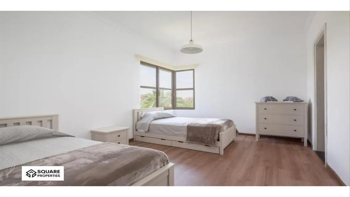 Villa with swimming pool in Allegria Sodic