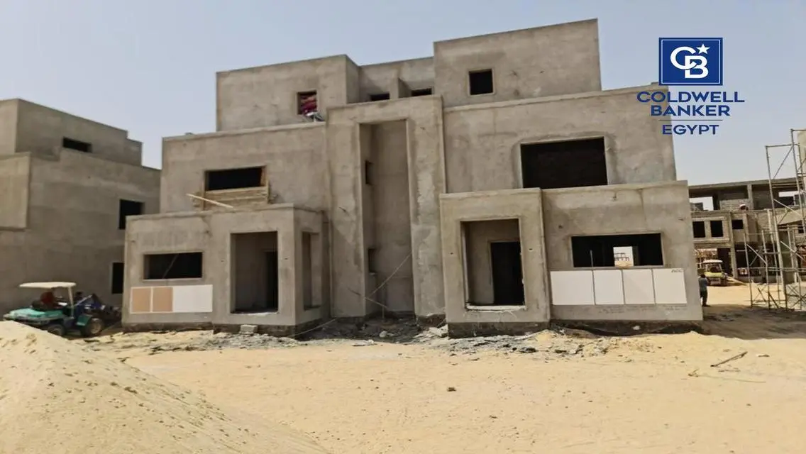 Luxury Apartment with Private Garden and Full Amenities