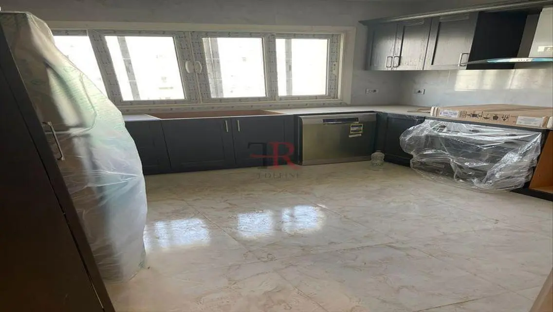 Under market price i villa roof corner for sale