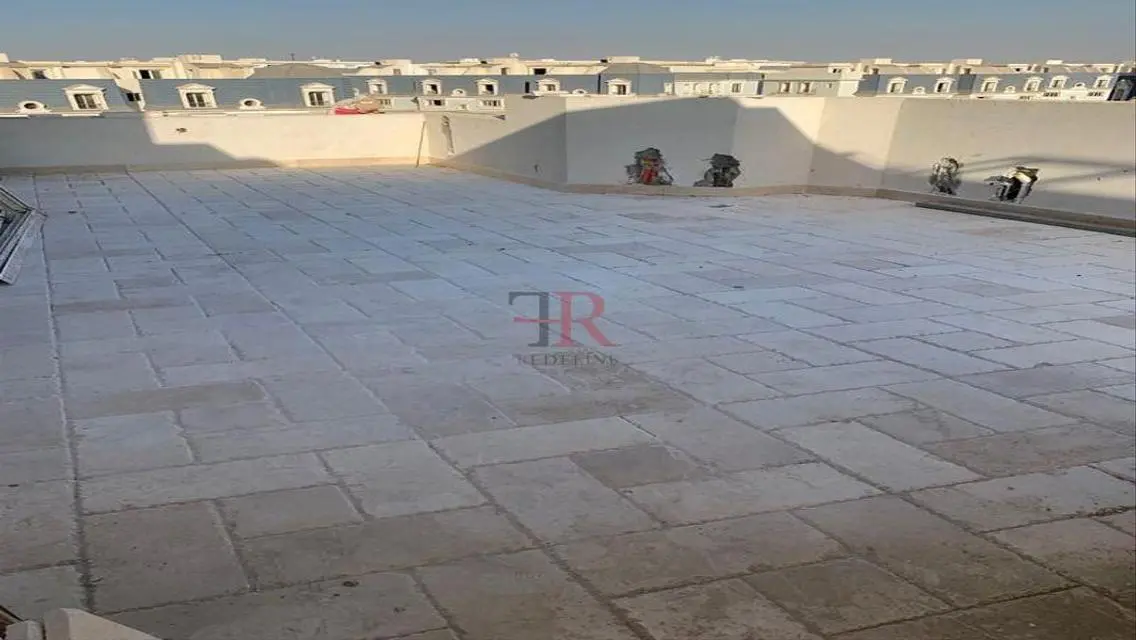 Under market price i villa roof corner for sale