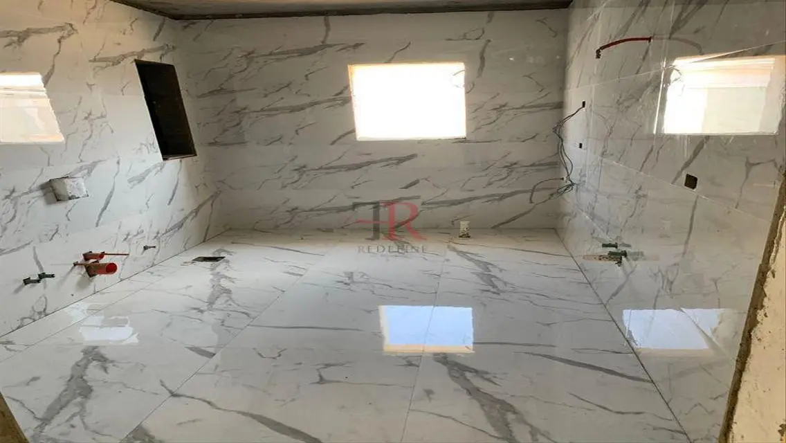 Under market price i villa roof corner for sale