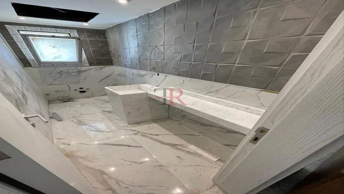 Under market price i villa roof corner for sale