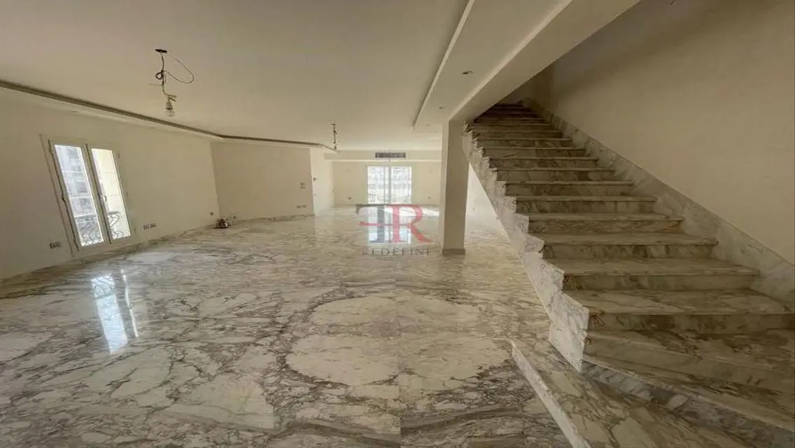 Under market price i villa roof corner for sale