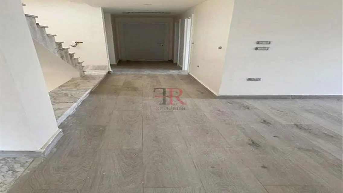 Under market price i villa roof corner for sale