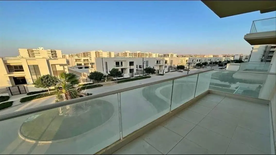 شقة استلام فوري بأقل سعر في أدvيس ايست التجمع
