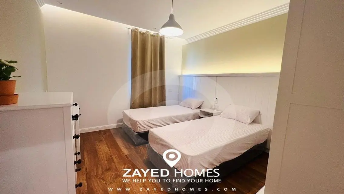 Luxury Apartment in Sodic Overlooking the Lakes