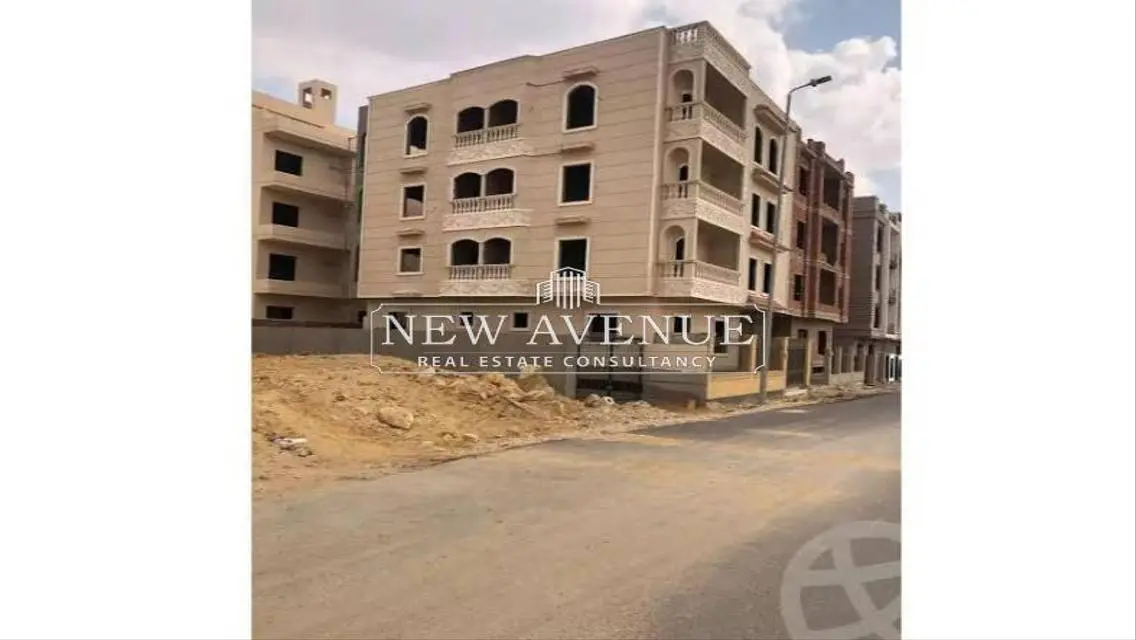 Luxurious Apartment with Private Garden in a Prime Location