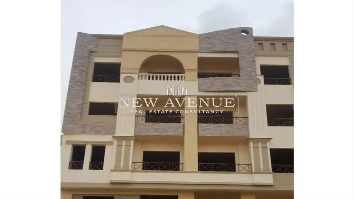 Luxurious Apartment with Private Garden in a Prime Location