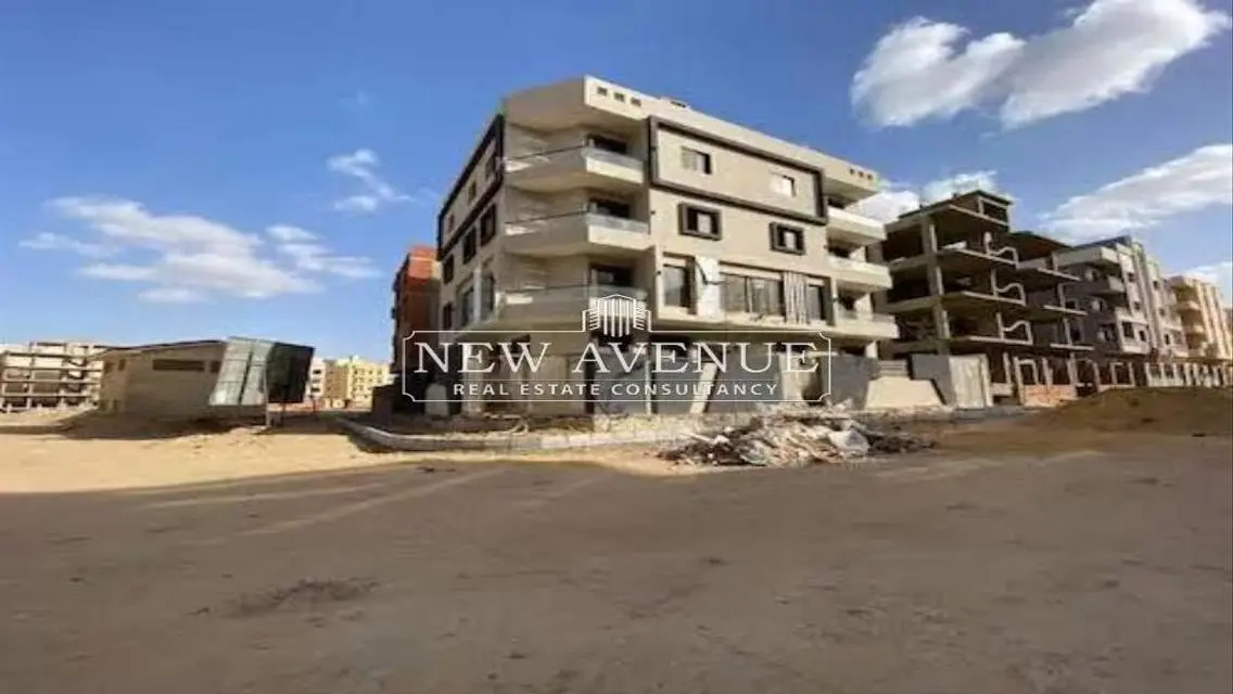 Luxurious Apartment with Private Garden in a Prime Location