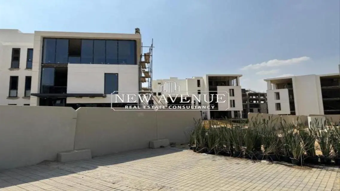 عقار فاخر في قلب المدينة بسعر مميز