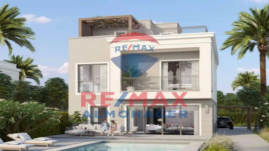 Luxury Villa with Amazing Features in the Heart of the City