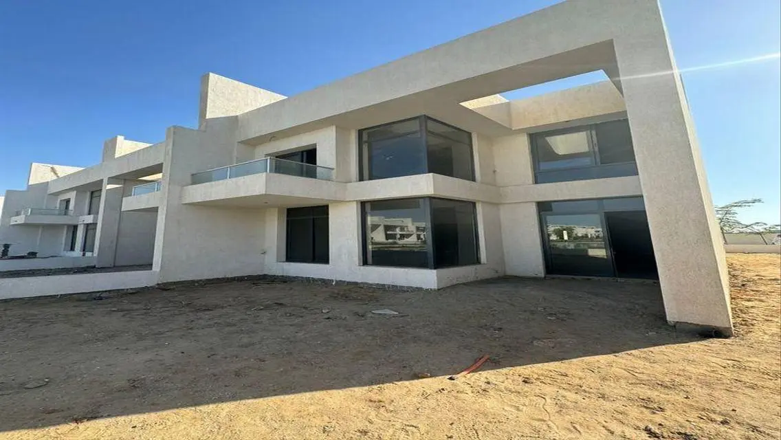 Townhouse for sale in Sheikh Zayed, Beverly Hills
