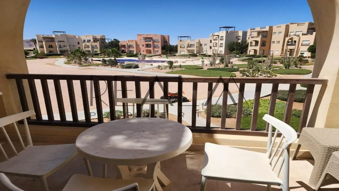 فيلا فاخرة للبيع بمساحة كبيرة
