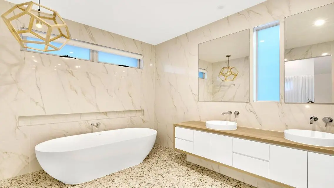 Luxury Villa with Private Garden in the Heart of the City