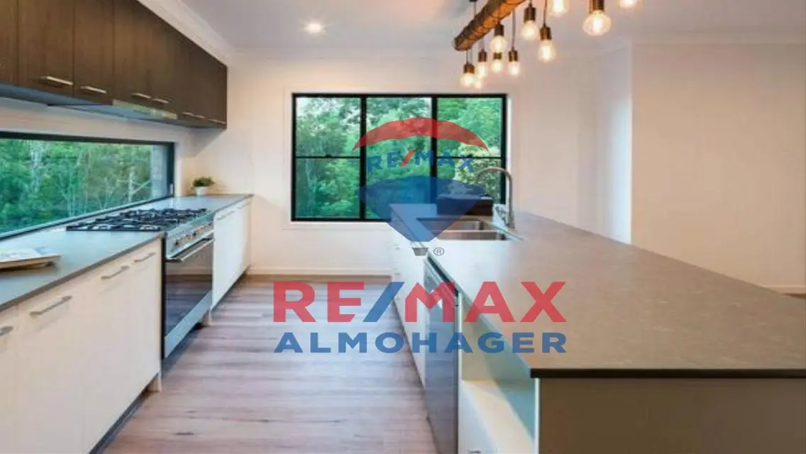 Luxury Villa with Private Garden in the Heart of the City
