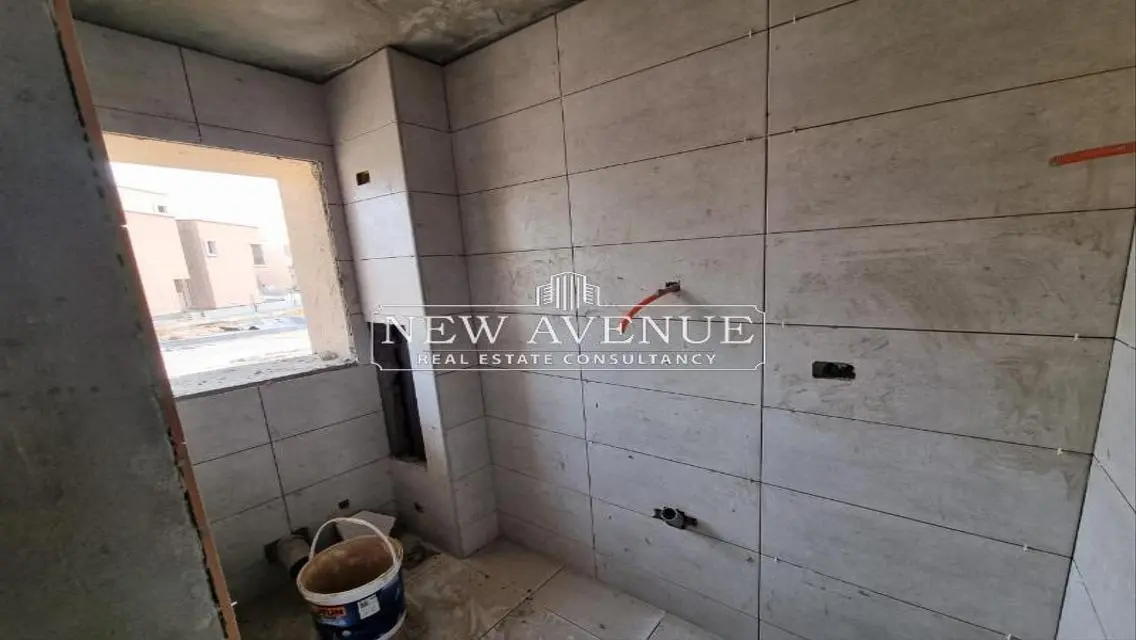 Luxury Apartment with Spacious Living in an Upscale Neighborhood