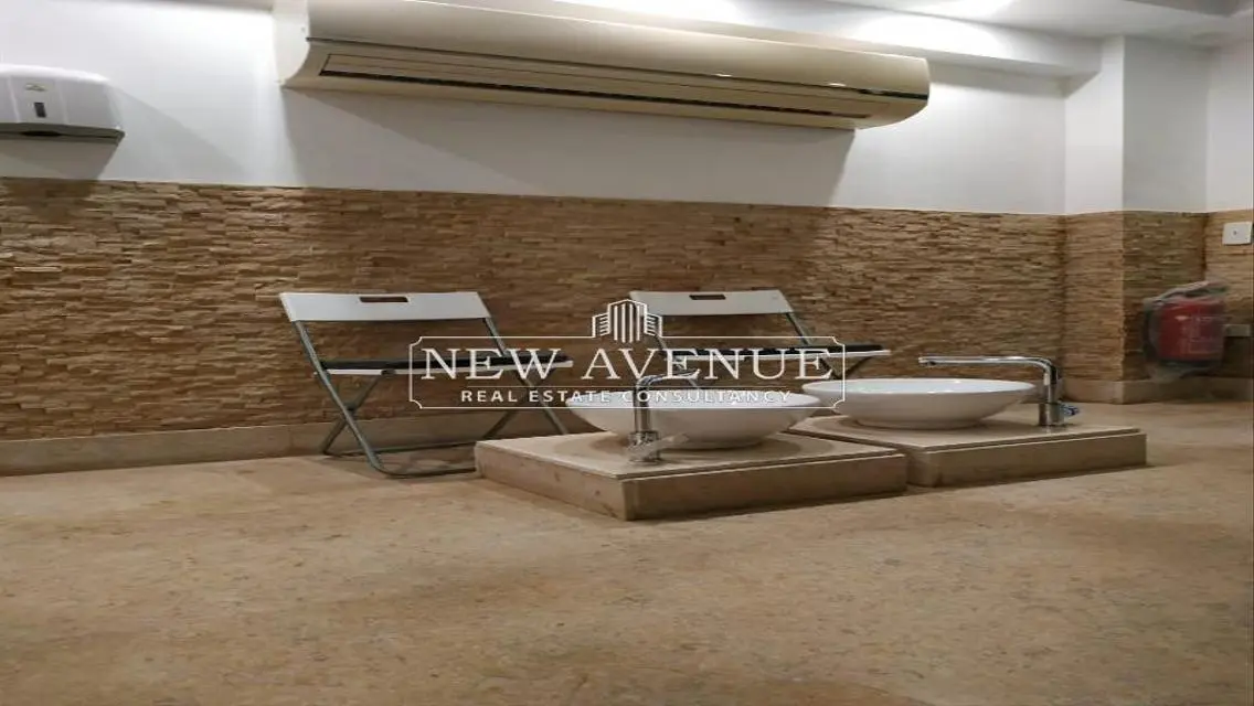 عقار متميز بمساحة 240 متر مربع