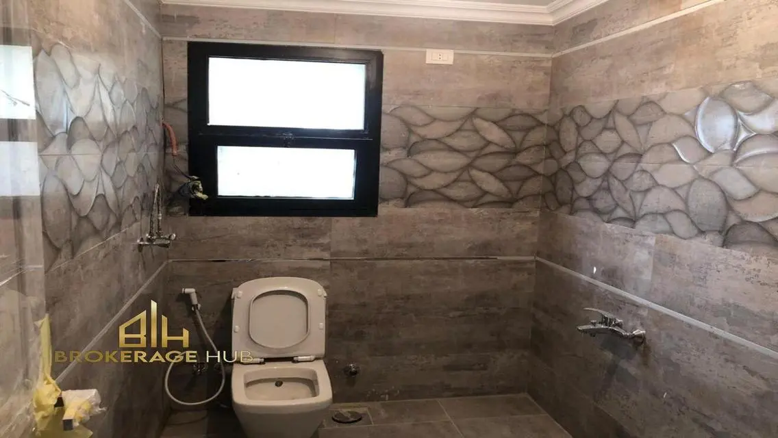 Luxury Apartment with Stunning Views and Full Amenities