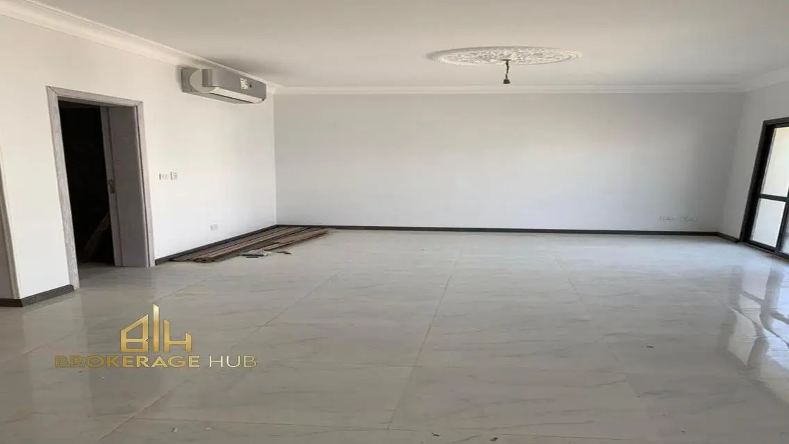 Luxury Apartment with Stunning Views and Full Amenities
