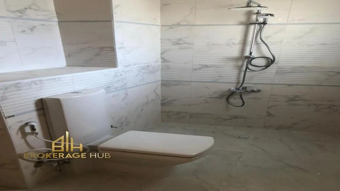 Luxury Apartment with Stunning Views and Full Amenities