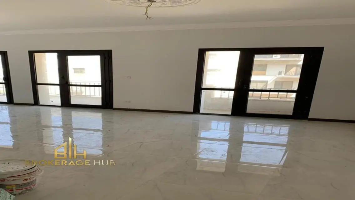 Luxury Apartment with Stunning Views and Full Amenities