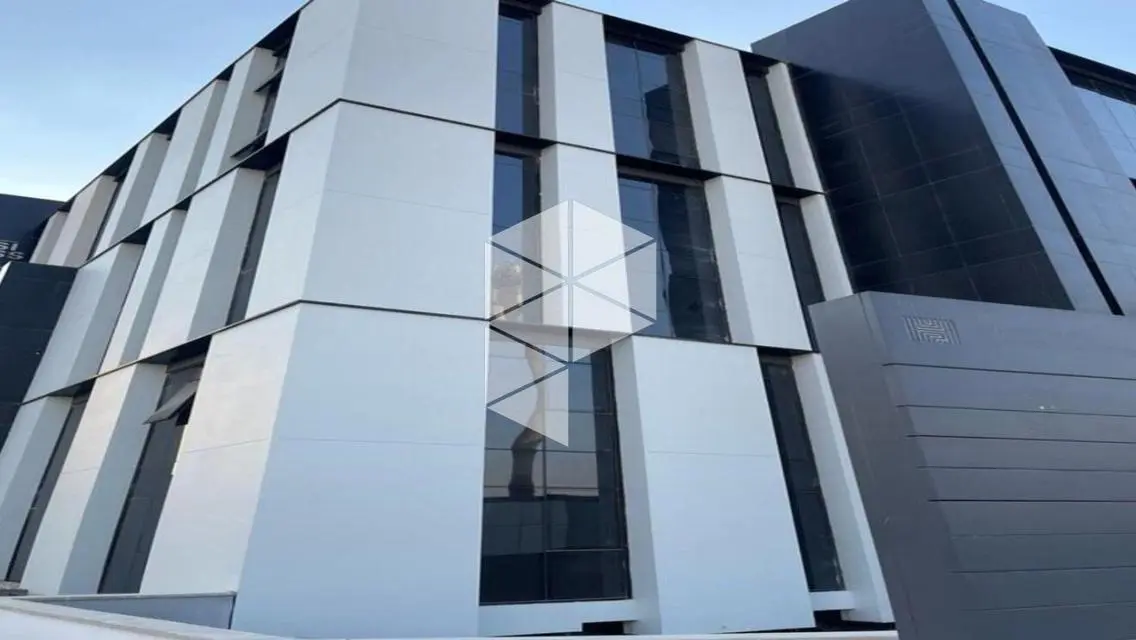 Luxury Property with Premium Amenities at an Attractive Price