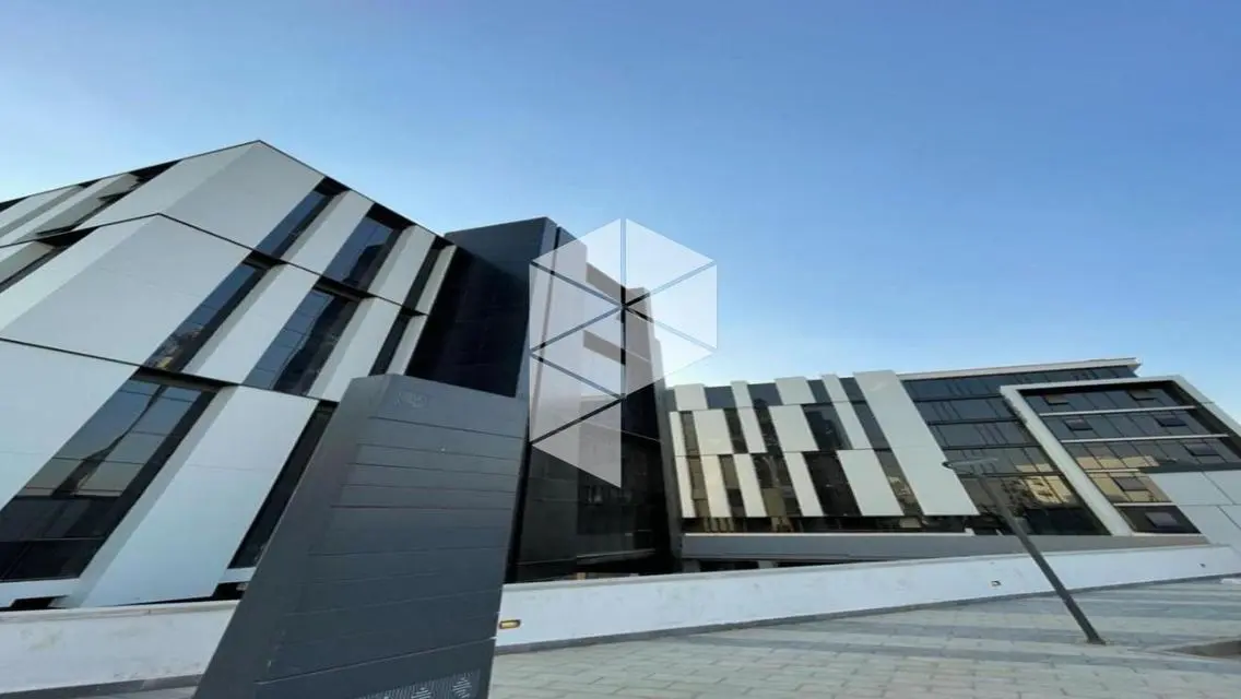 Luxury Property with Premium Amenities at an Attractive Price