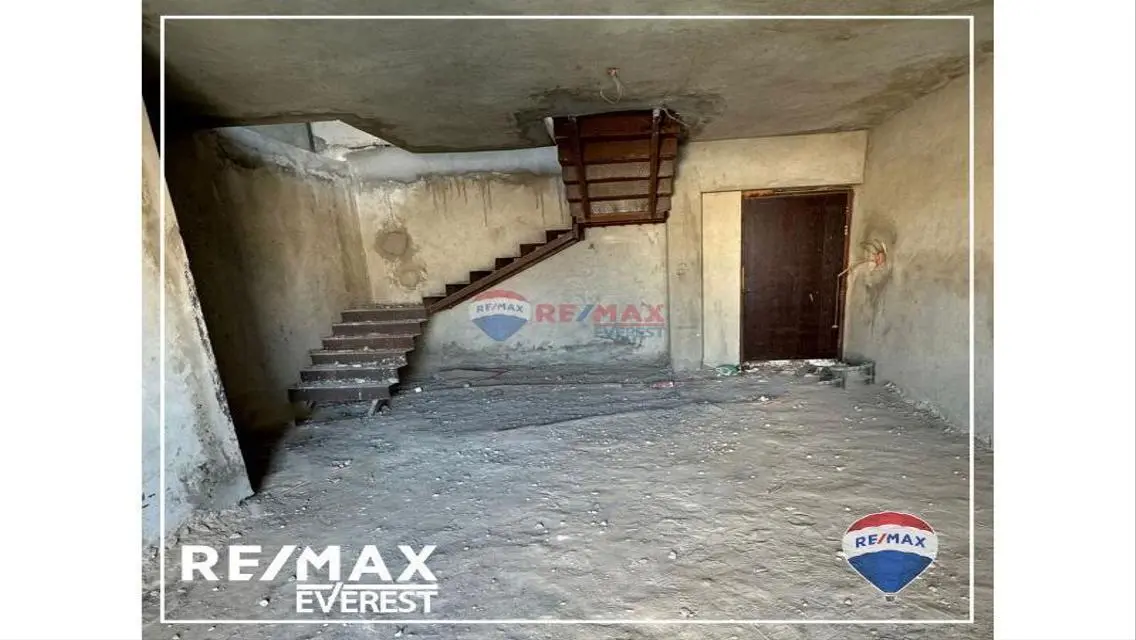 Semi-finished Penthouse Best Price in Zayed Dunes