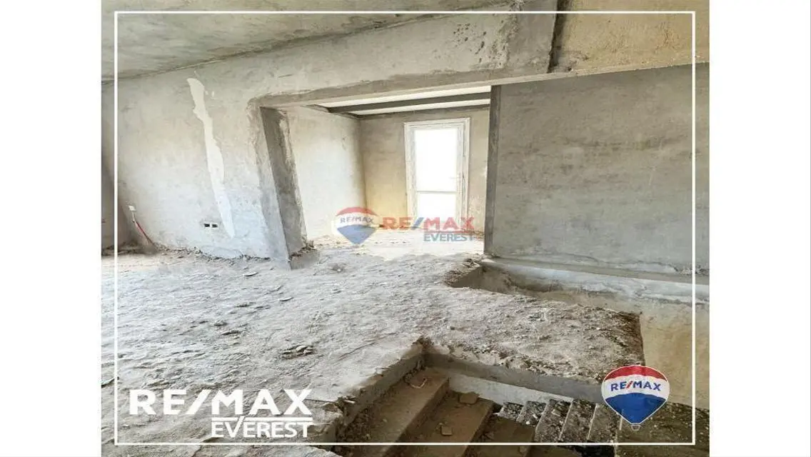 Semi-finished Penthouse Best Price in Zayed Dunes