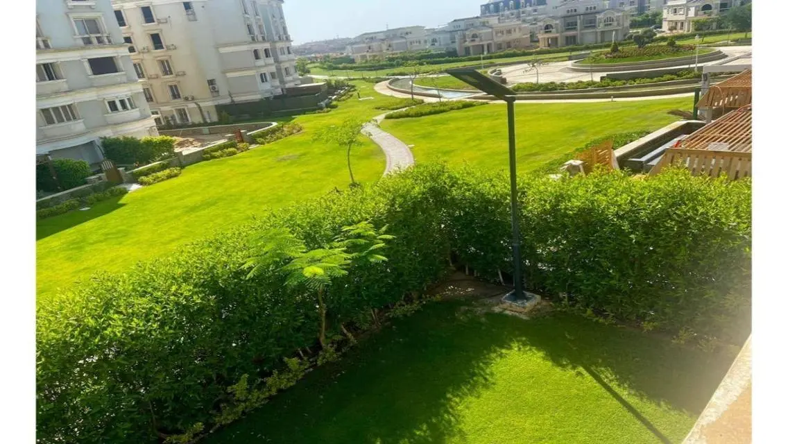 فيلا فاخرة للبيع في منطقة مميزة