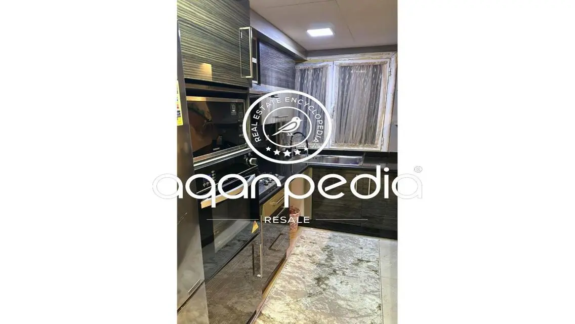 Luxury Apartment with Modern Design and Amenities in the Heart of the City