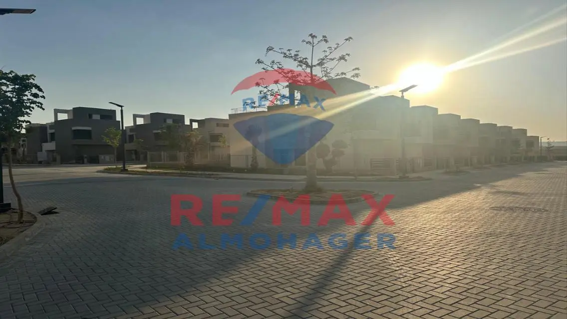 Luxury Villa for Sale in Al Mohager - 15 Million EGP