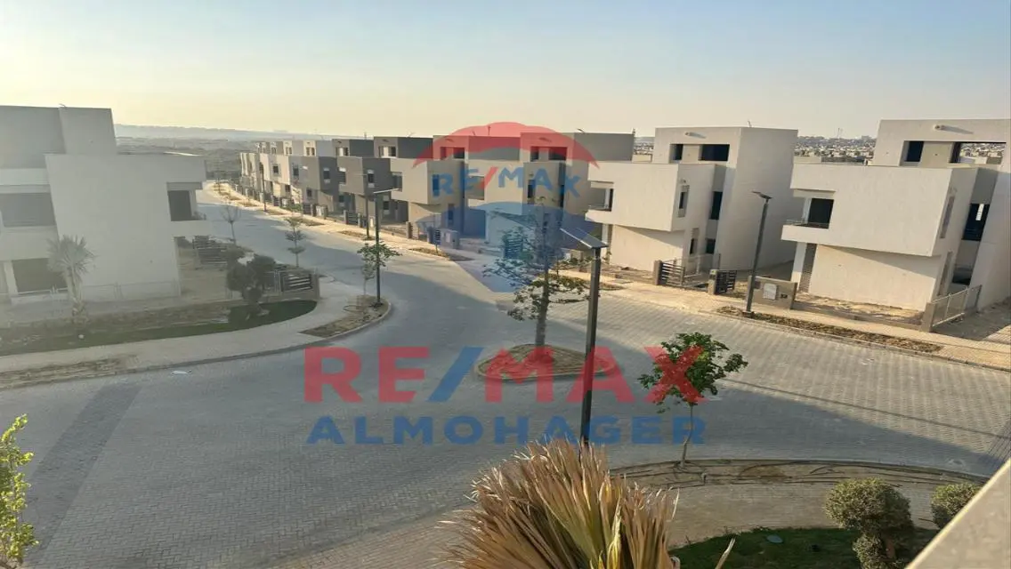 Luxury Villa for Sale in Al Mohager - 15 Million EGP