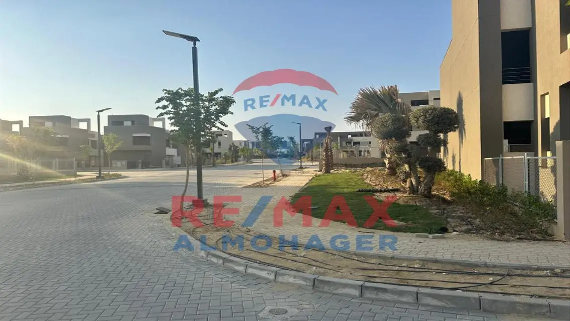 Luxury Villa for Sale in Al Mohager - 15 Million EGP