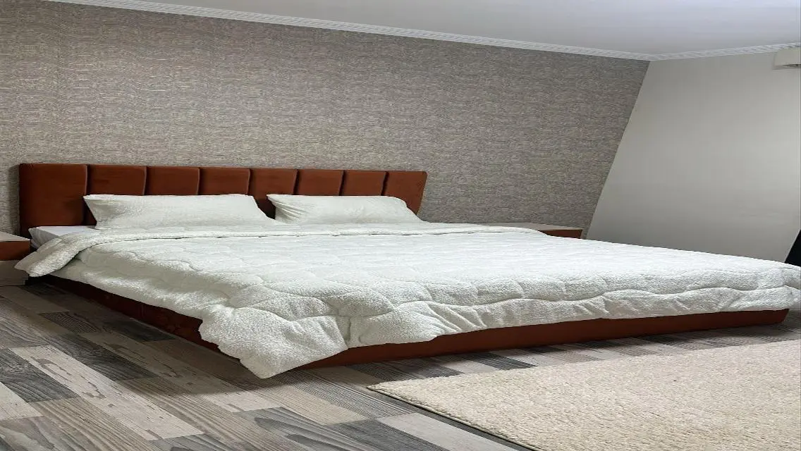 للبيع بنتهاوس بالكورت يارد سوديك212م+رووف109م فرش