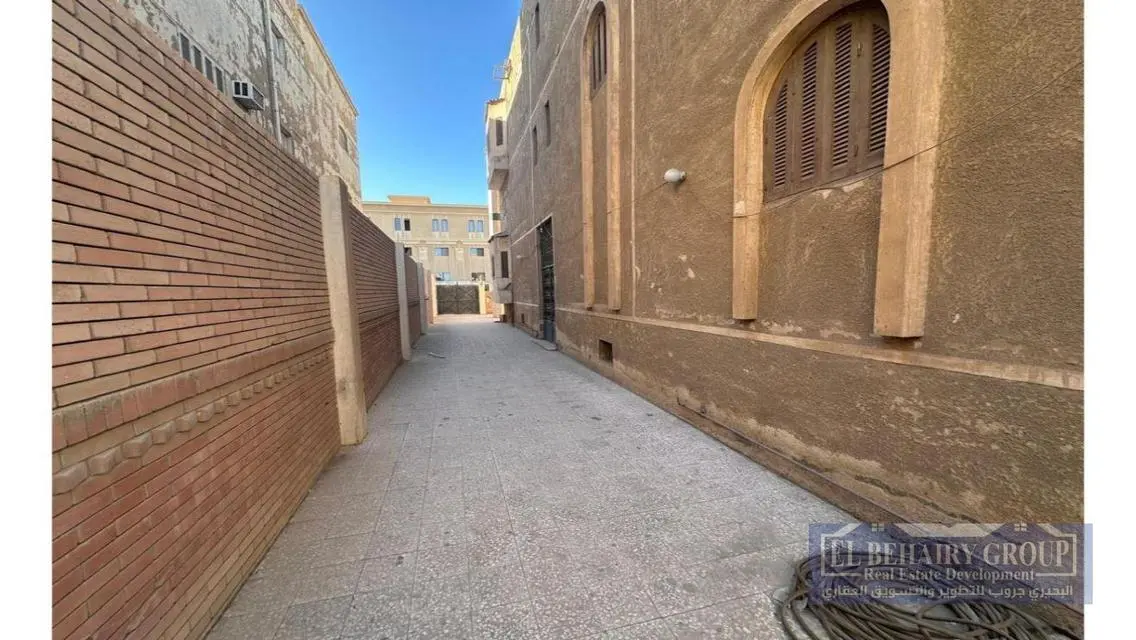 Luxury Apartment with Balcony and Security in Prime Location