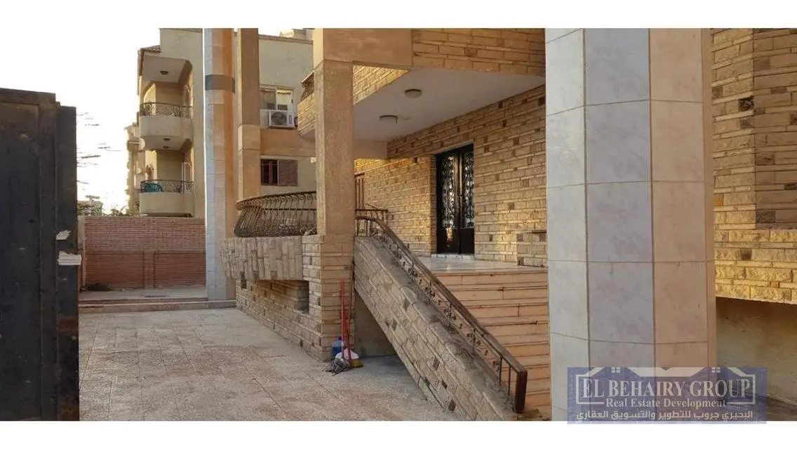 Luxury Apartment with Balcony and Security in Prime Location