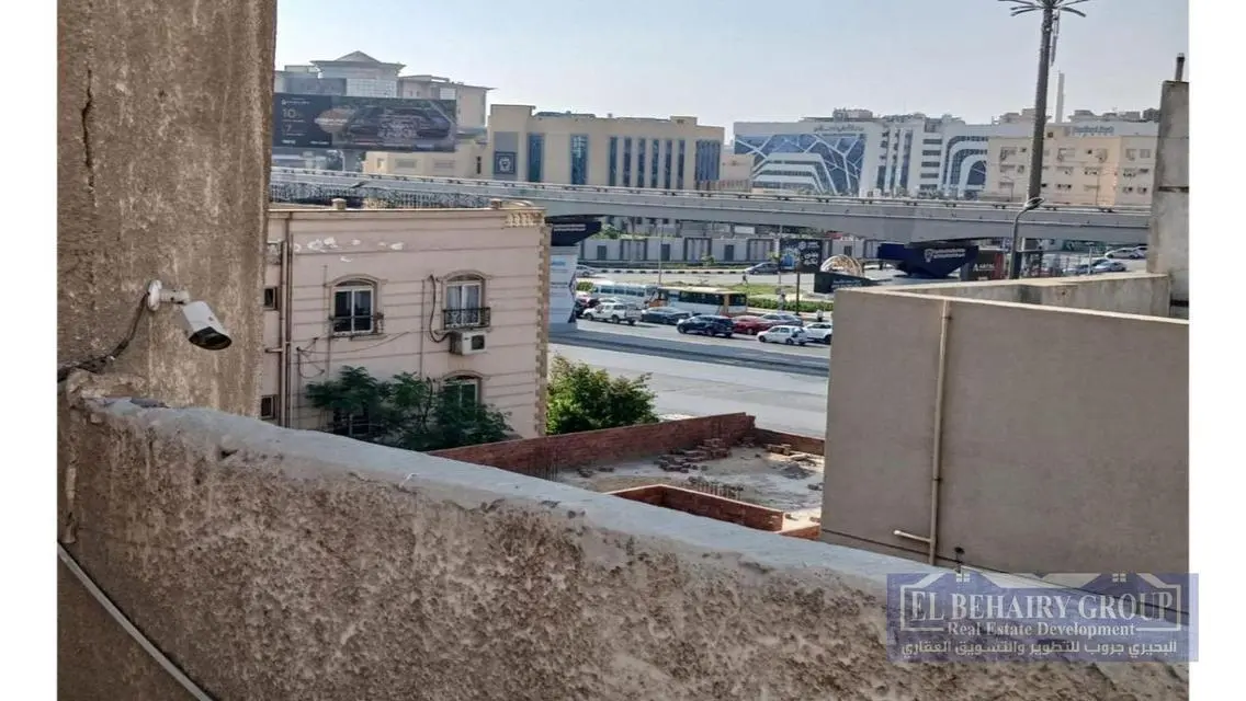 Luxury Apartment with Balcony and Security in Prime Location