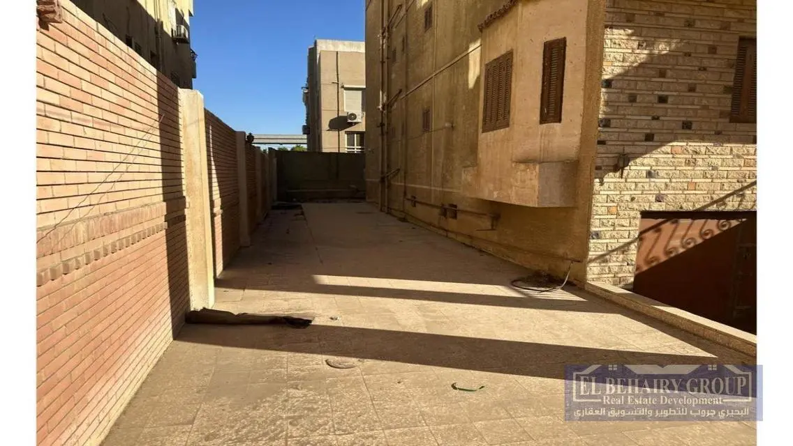 Luxury Apartment with Balcony and Security in Prime Location