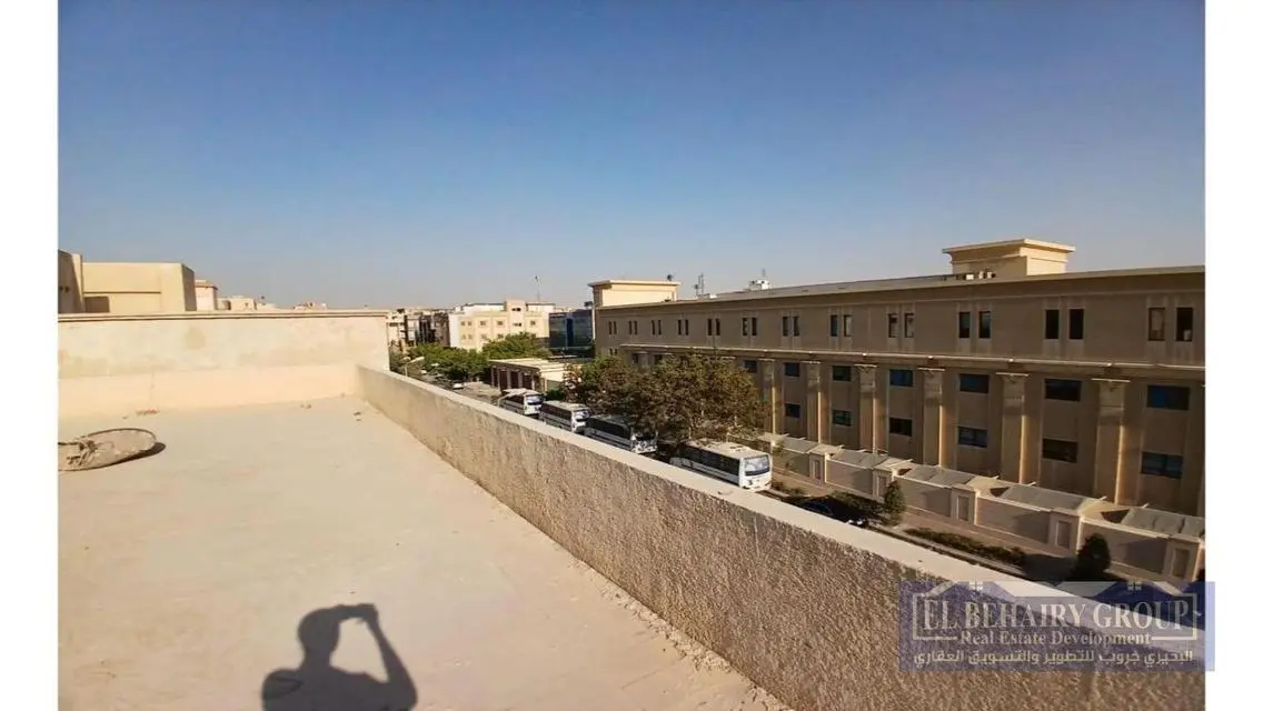 Luxury Apartment with Balcony and Security in Prime Location