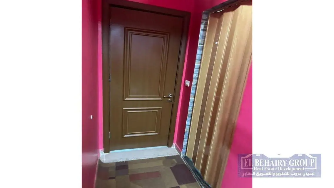 شقة فاخرة بمساحة 7836 متر مربع للبيع